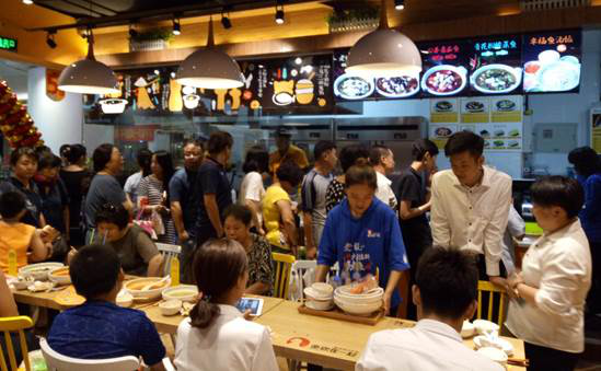 什么样餐饮酸菜鱼米饭加盟店铺更受欢迎